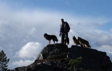 Uraz(to the left), Kjartan and the femaes